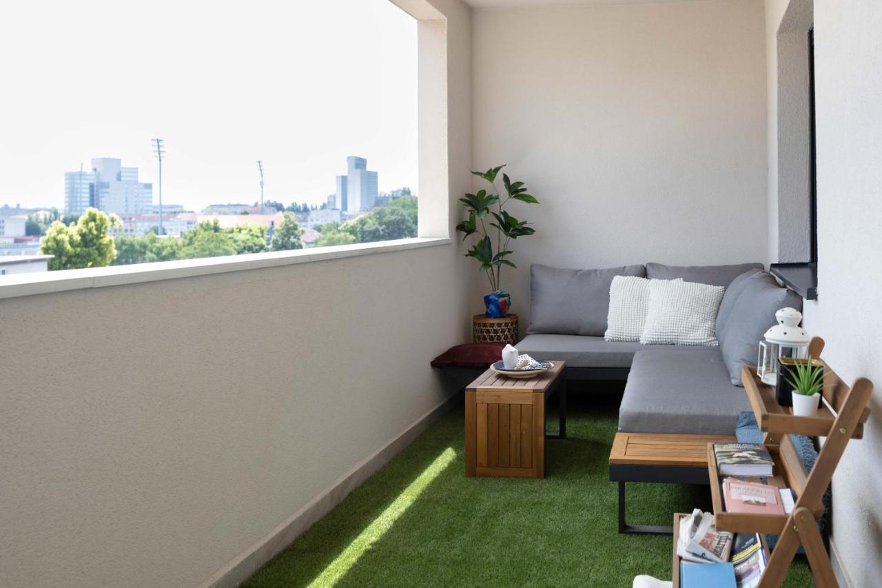 Stylish 2Bdr Apartment- Free Garage 萨格勒布 外观 照片