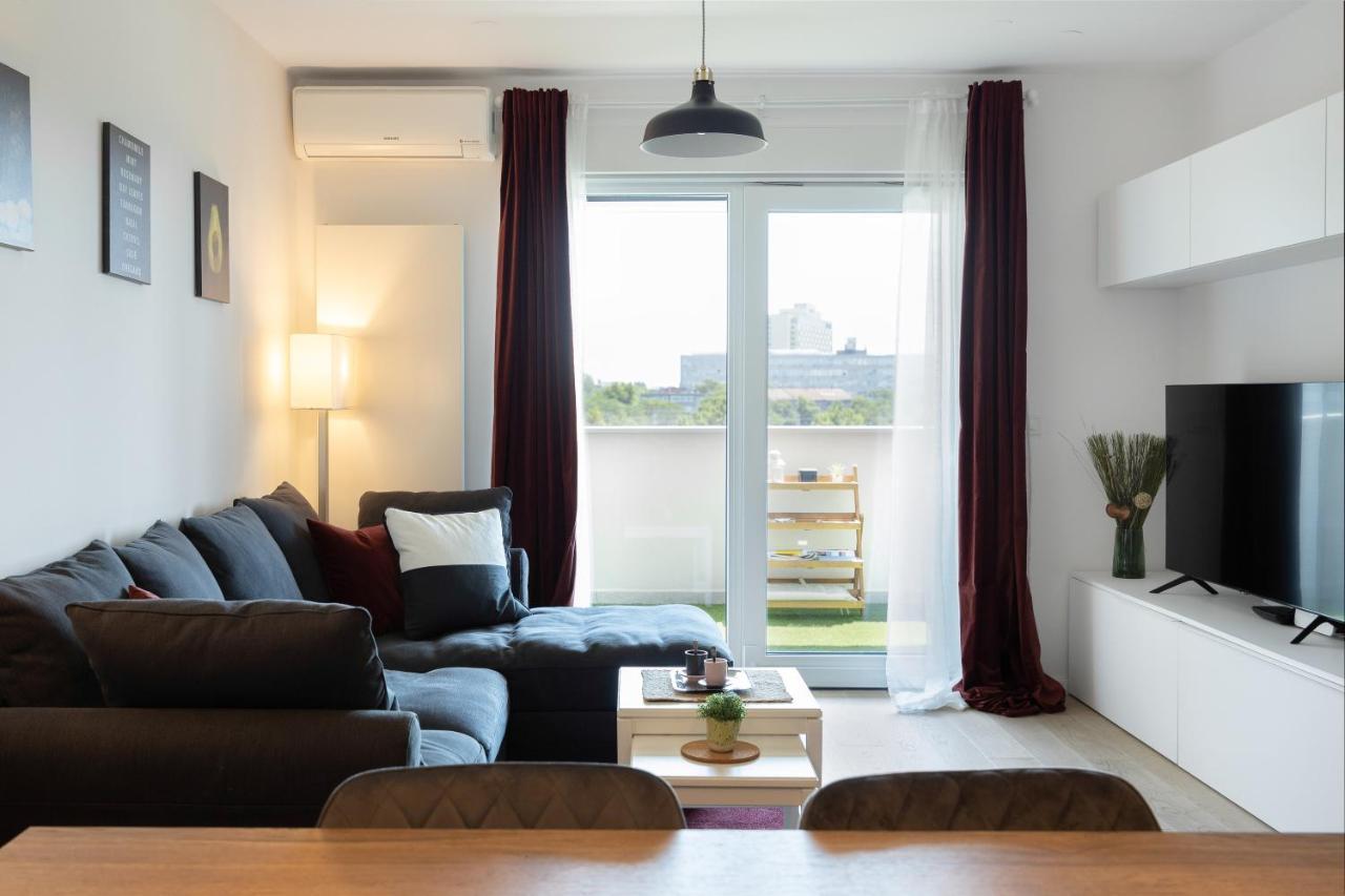 Stylish 2Bdr Apartment- Free Garage 萨格勒布 外观 照片