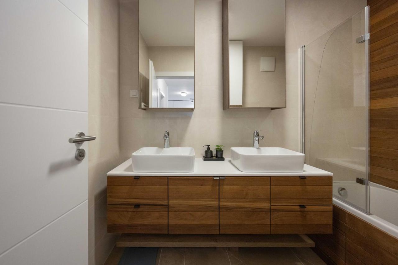 Stylish 2Bdr Apartment- Free Garage 萨格勒布 外观 照片