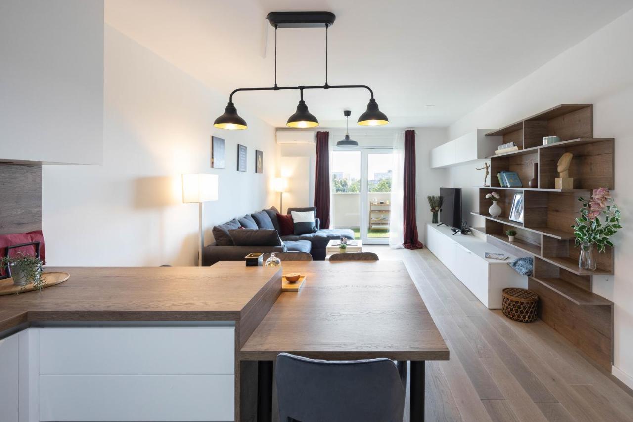 Stylish 2Bdr Apartment- Free Garage 萨格勒布 外观 照片