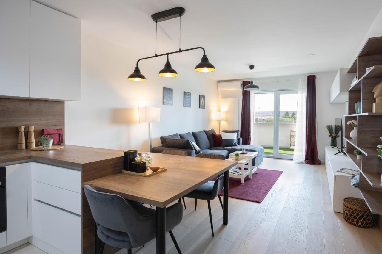 Stylish 2Bdr Apartment- Free Garage 萨格勒布 外观 照片